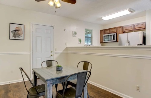 Savannah House | Covered Patio & Fenced Yard! Lovely in Laurelwood
