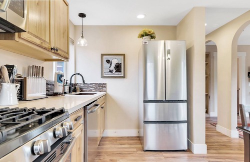Paso Robles Cottage | COWBOY CORRAL-The Westside Cottages 2 Bed/2 Bath