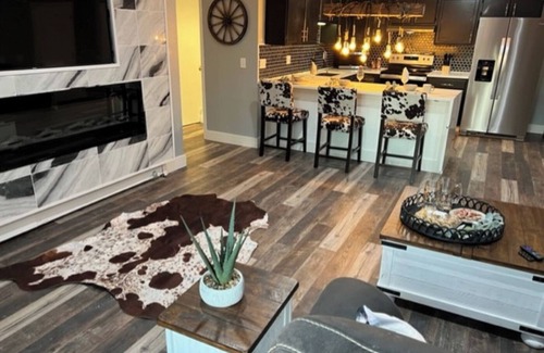 Appleton Apartment | Cowboy Couture at Ritchie’s Residence of Kensington