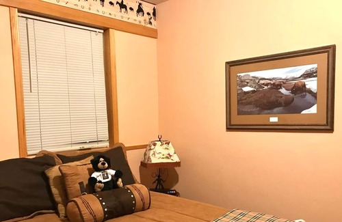 Gardiner Cabin | Cowboy's Lodge