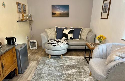 Pembroke Bed & Breakfast | Cowshed - B and B