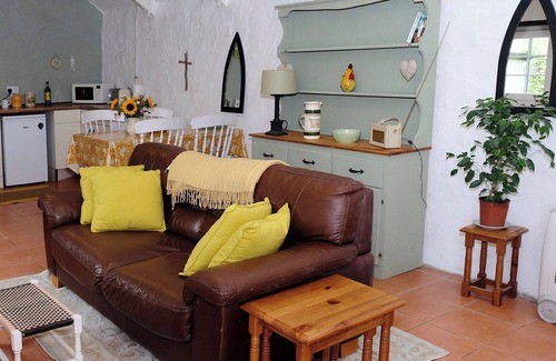 Helston Cottage | Cowshed Cottage - UK42668