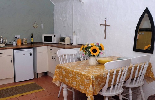 Helston Cottage | Cowshed Cottage - UK42668