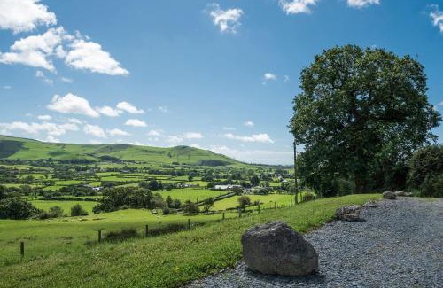 Bryn-crug House | Cowshed Cottage with Log Burner & Shared Dog Field