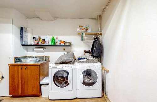 Lake Hatcher Park House | Coyote Chill