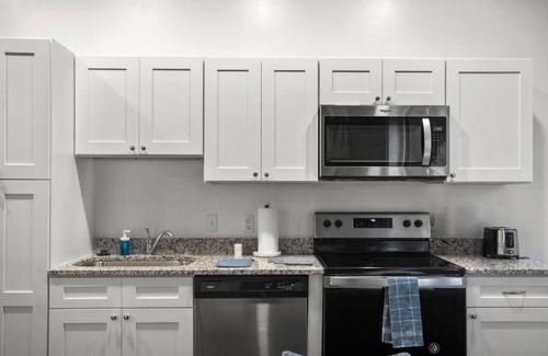 Cultural District Condo | Coze 1BD, Sofa Bed, Walk to Westin & Stadium