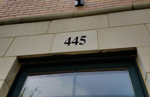 Grand Boulevard Apartment | Cozy 1-2 BR APT w/fireplace & Patio/Deck