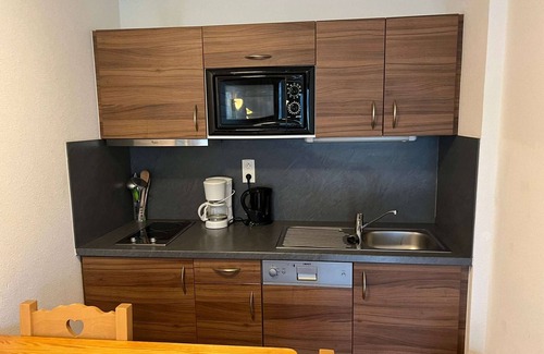 Hauteluce Apartment | Cozy 1-Bed Apt in Hauteluce, Sleeps 4, Parking, Pool, Fitness, Near Lifts & Shops