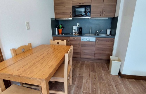 Hauteluce Apartment | Cozy 1-Bed Apt in Hauteluce, Sleeps 4, Parking, Pool, Fitness, Near Lifts & Shops
