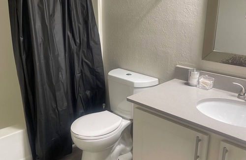 Sandy Springs Apartment | Cozy 1-bedroom apartment in lovely Sandy Springs with fitness room, WiFi