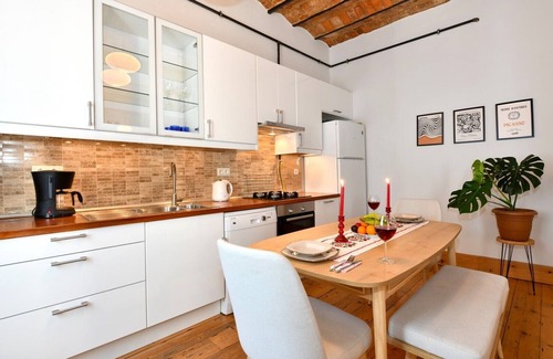 Galata Apartment | Cozy 1-bedroom apartment in terrific Istanbul with AC, WiFi