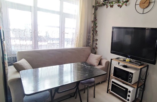 Istanbul City Center Apartment | Cozy 1-bedroom apartment in charming Istanbul with WiFi, AC