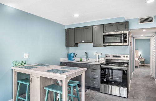 Tropic Apartment | Cozy 1-bedroom apartment in Melbourne on the Indian River. Newly Renovated