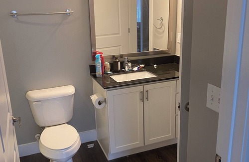 Weinland Park Apartment | Cozy 1-bedroom apartment in lovely Columbus with AC, fitness room, WiFi