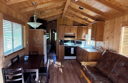 Winters Cabin | Cozy 1-bedroom Cabin on Putah Creek-Cottage 66