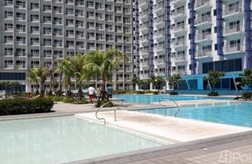Makati Central Business District Condo | Cozy 1-bedroom condo in lovely Makati with Pool and City view, WiFi and Netflix