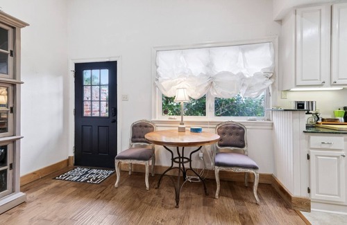 Carrollton House | Cozy 1 Bedroom Double Right off St. Charles!