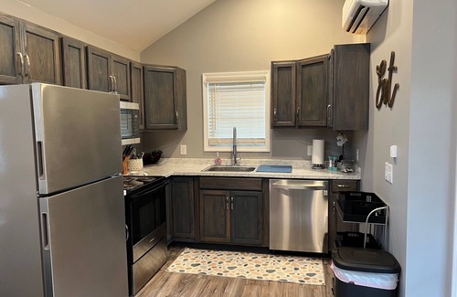 West Marion House | Cozy 1-bedroom house in charming Marion NC with WiFi, AC, and a covered porch