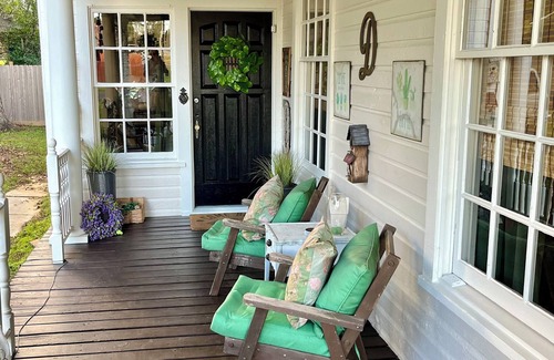 Livingston House | Cozy 1-bedroom house with WiFi and AC in charming Livingston