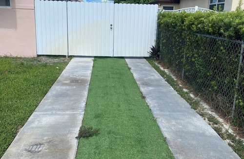 Miami Gardens House | Cozy 1-bedroom mobile home with WiFi, AC in wonderful Miami