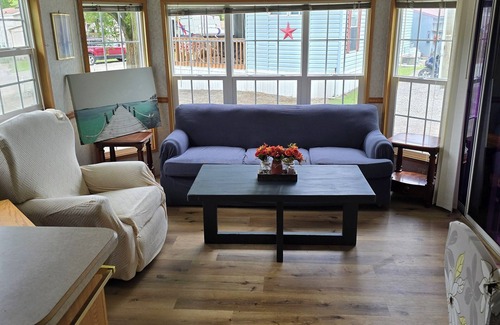 Pierceton House | Cozy 1-bedroom mobile home with AC and WiFi in charming Pierceton