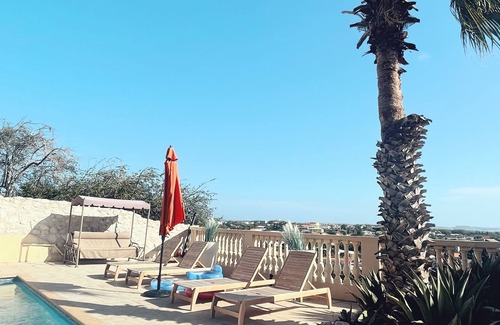 Brievengat Apartment | Cozy 1 bedroom poolside apartment with views toward Table Mountain