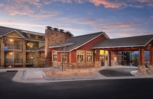 Grand Elk Ranch Resort | Cozy 1 Bedroom Suite in the Rocky Mountains
