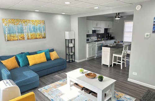 East Hazel Crest Apartment | Cozy 1-Bedroom Apartment Near I-80 – Perfect for Professionals & Long Stays