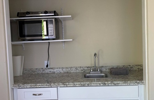 Lancaster Apartment | Cozy 1-bedroom with AC and WiFi in charming Lancaster.