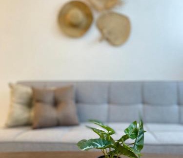 Mandurriao Apartment | Cozy 1 Bedroom with Sunset View in Balcony