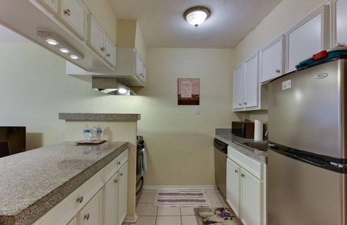 South Lamar Condo | Cozy 1 BR 1 BA South Lamar District