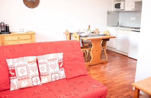 Vignec Apartment | Cozy 1-BR Apartment for 6 with Pool, Balcony, near St Lary Soulan