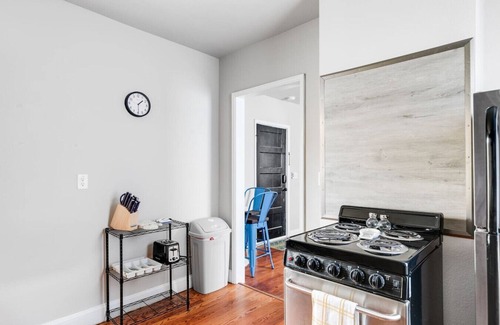 Church Hill Apartment | Cozy 1-BR Apartment in Church Hill Near Libby Park