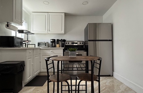 Opa-Locka House | Cozy 1 BR Miami Guesthouse: Free Parking, WiFi, Private Entry, Central Spot