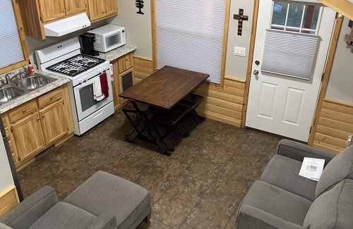 Gleneagle Cabin | Cozy 1 King bedroom + loft cabin in charming Colorado Springs near USAFA