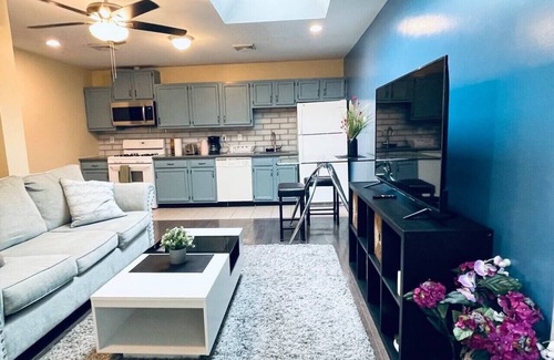 Hawthorne Apartment | Cozy 1BD Apt @Magic Garden in Center City