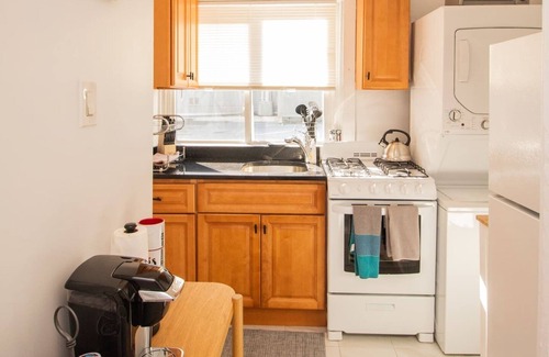 Central Village Apartment | Cozy 1Bed, 1Bath in Brookline, MBTA