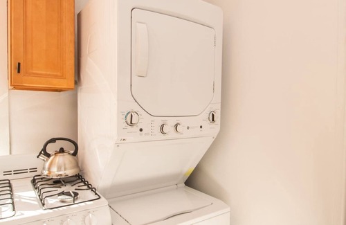Central Village Apartment | Cozy 1Bed, 1Bath in Brookline, MBTA