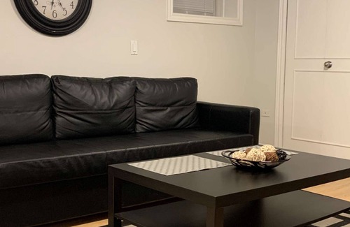 Trinity - Bellwoods Apartment | Cozy 1Bedroom Private Suite