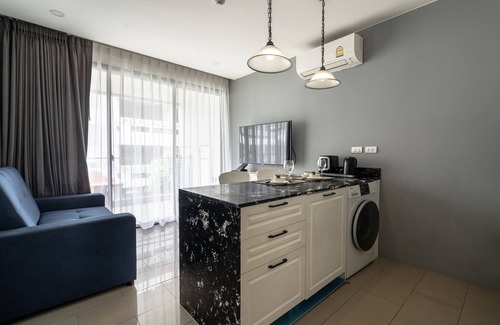 Cherngtalay Apartment | Cozy 1BR Apt 300m to Surin Beach Rooftop Pool B306