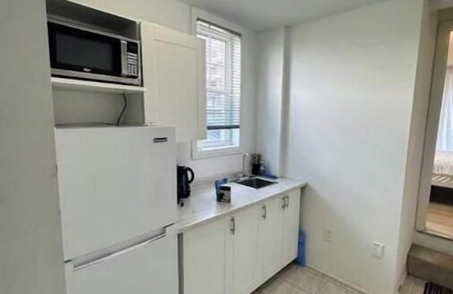 Bowmanville House | Cozy 1Br Basement Apt - New Downtown Bowmanville