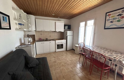 La Gueriniere House | Cozy 1BR Beach House with Terrace, 300m from Sea - La Guérinière