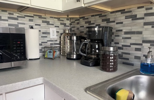 Southeast Yonkers Apartment | Cozy 1BR Family-Friendly Apartment~Safe Neigborhood~Free Parking~Free Wifi