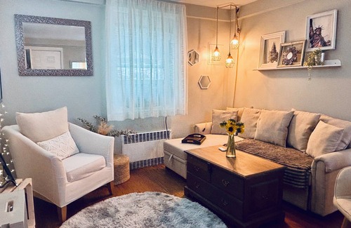 Southeast Yonkers Apartment | Cozy 1BR Family-Friendly Apartment~Safe Neigborhood~Free Parking~Free Wifi