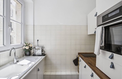 Passy Apartment | Cozy 1BR near Eiffel Tower - Trocadero