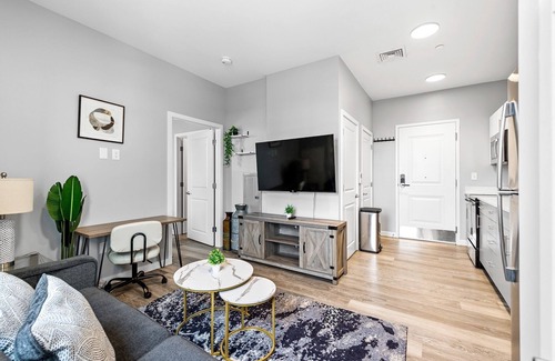 Everett Apartment | Cozy 1BR Near Encore Boston 3298