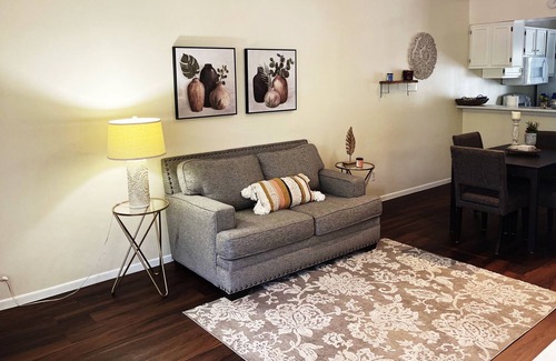 Bryn Mawr Condo | Cozy 2 Bd 2 Br