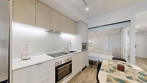 Beasley Apartment | Cozy 2 Bdrm 2 Bath Entire Suite - Centre Hamilton