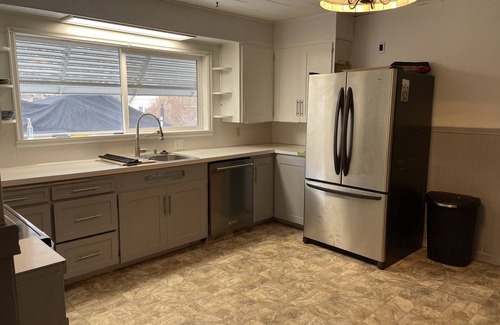 Pomeroy House | Cozy 2+bed/1bath in quiet neighborhood