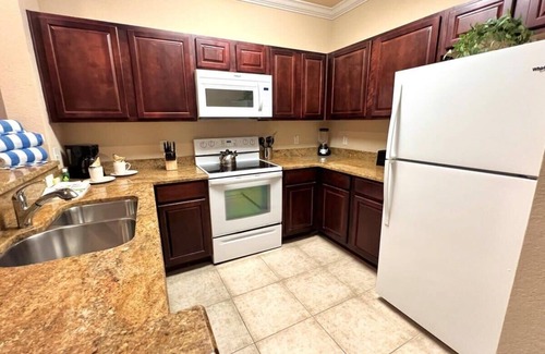 Davenport House | Cozy 2 Bed 2 Bath Condo in Tuscana Resort-2SLTCO2